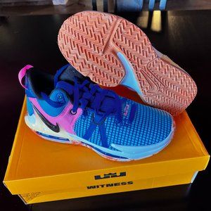 Kids LEBRON WITNESS VII EP MENS 7.5 WOMENS 9